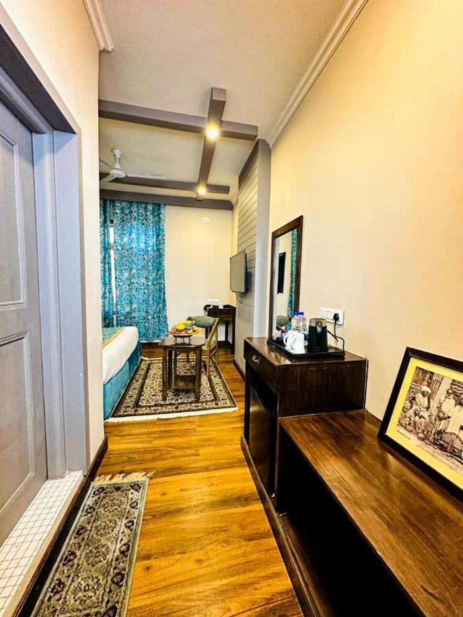 Srinagar Group Of Hotels Exteriér fotografie